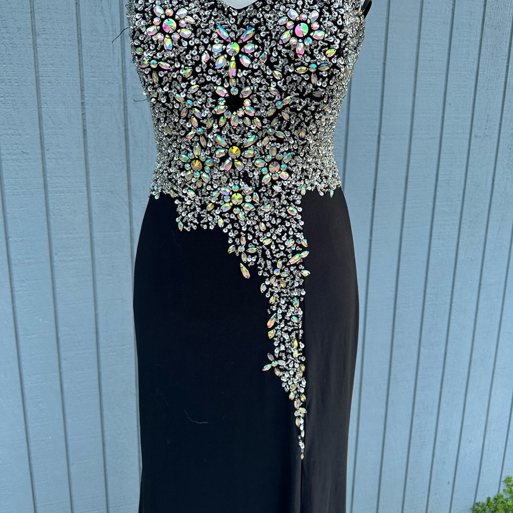 Elegant Black Embellished Evening Gown - Picture 2 of 14